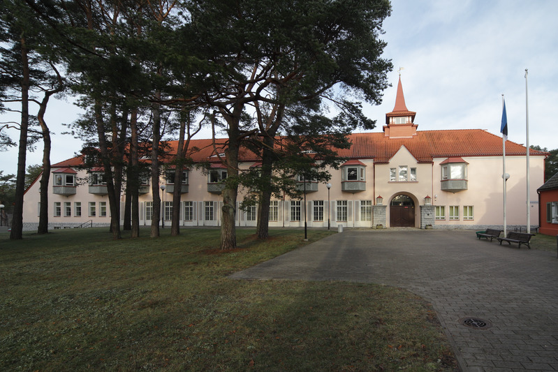 Konstantin Pätsi nimeline vabaõhukool Kloostrimetsa teel. Arhitekt Konstantin Bölau