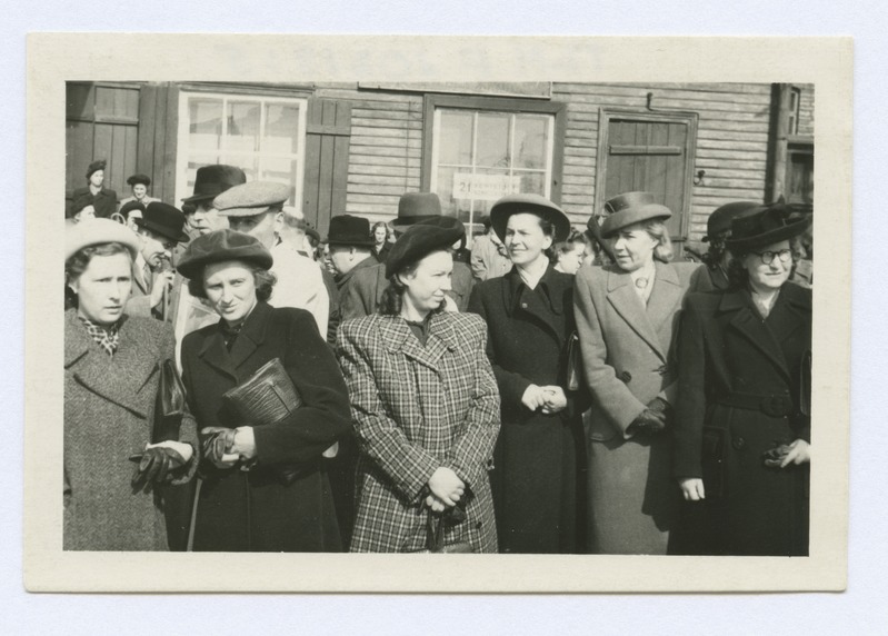 Fotod. Raamatukaubanduse töötajad. 1940.a-d.