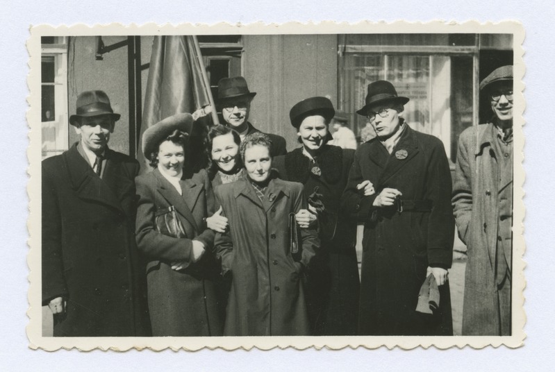 Fotod. Raamatukaubanduse töötajad. 1940.a-d.