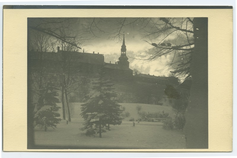 Tallinn, Toompea Toomkirikuga talvel, vaade vaksali puiesteelt.