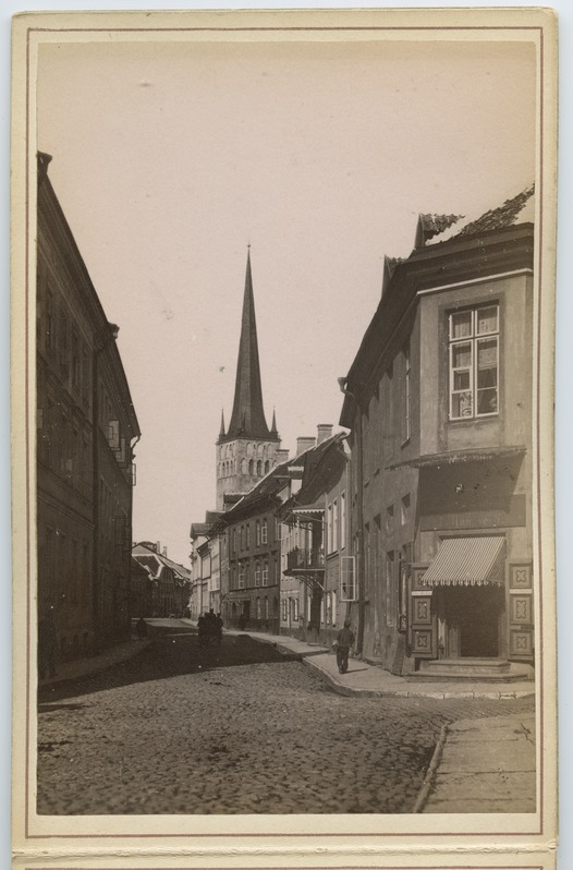 Tallinn, Lai tänav, taga Oleviste kirik.