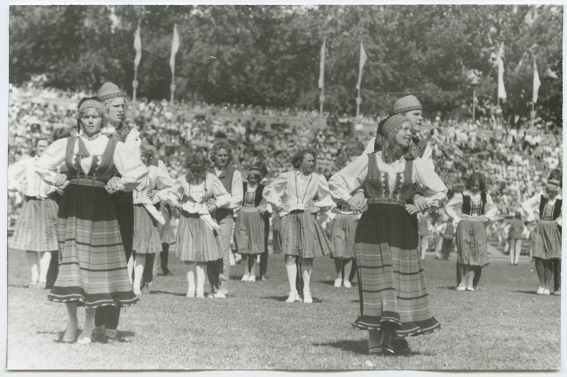 Laste laulu- ja tantsupidu Tallinnas 1977 (27tk)