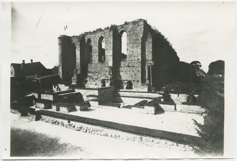 Üldvaade Pirita kloostrikiriku varemetele