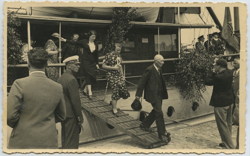 Fotograaf Leicaga sadamas