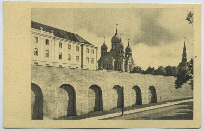 Tallinn, vaade Toompeale Nõukogude tänavalt.