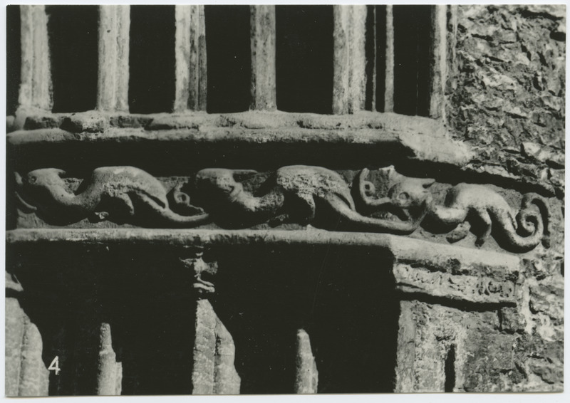 Dominiiklaste kloostri kiriku portaali talum.