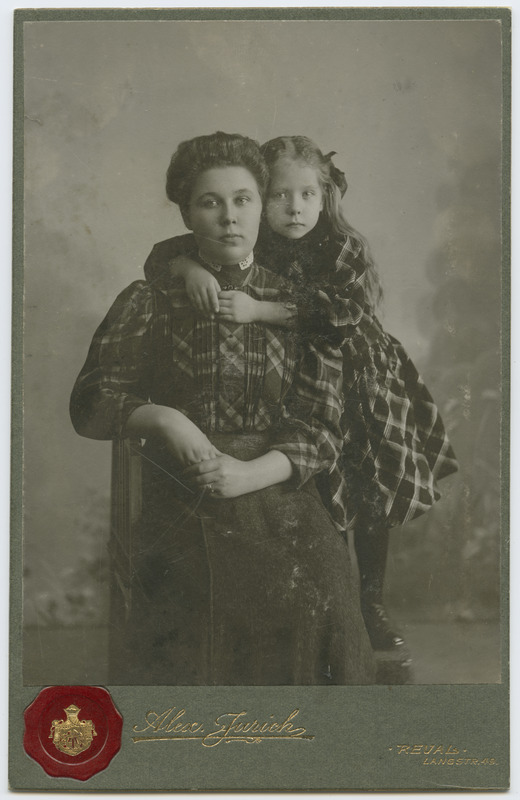 Maria Mardeat'i portree koos tütrega.