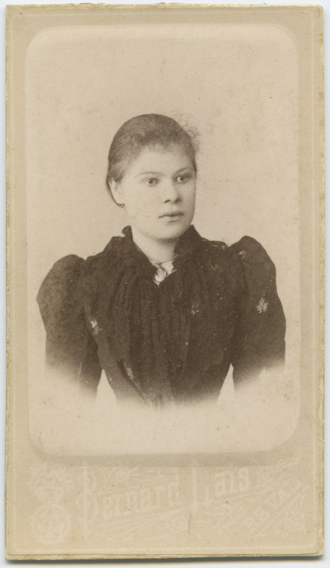 Noore neiu portree 19. sajandi lõpust.