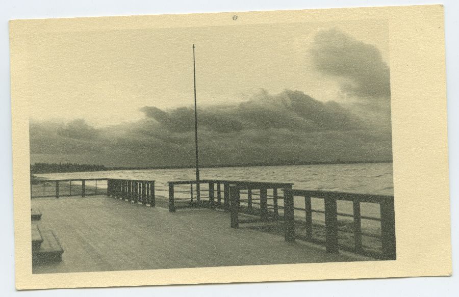Tallinn, Pirita, vaade rannakohviku rõdult merele ja linnale.