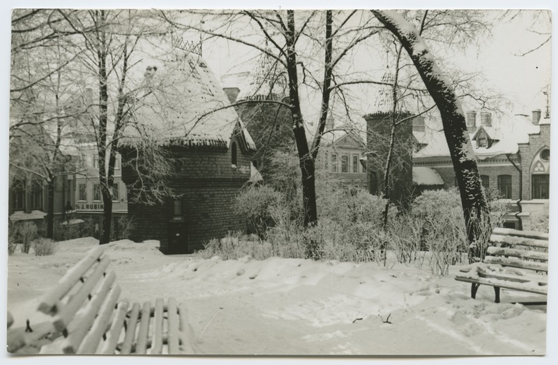 Viru mägi, vaade värava tornidele.