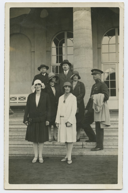 Grupipilt Pärnu mudaravila ees.