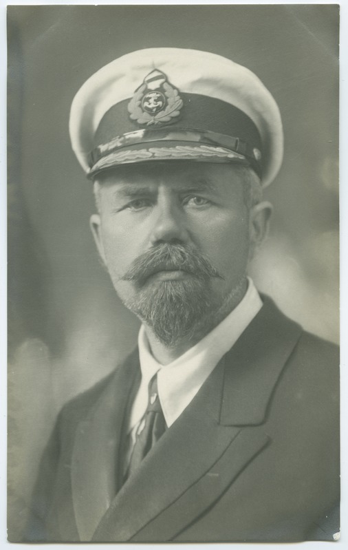 Admiral Johan Pitka. Poolportree.