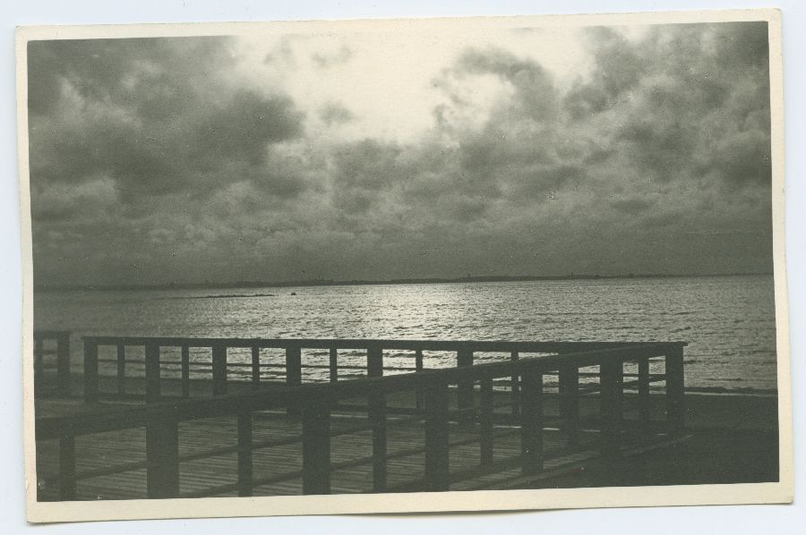 Tallinn, Pirita, vaade rannahoone rõdult merele ja Tallinnale.