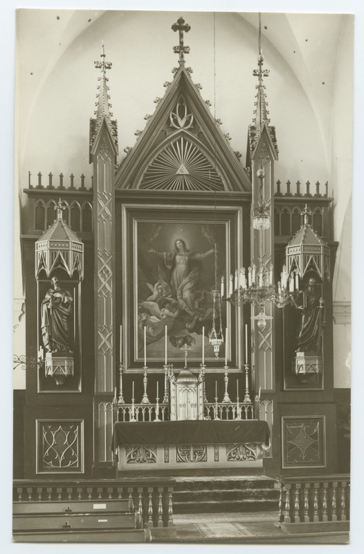 Tallinn, Peeter-Pauluse katoliku kirik, altar.