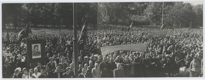 Tallinn, tööliste demonstratsioon 1940. aastal Vabaduse platsil.