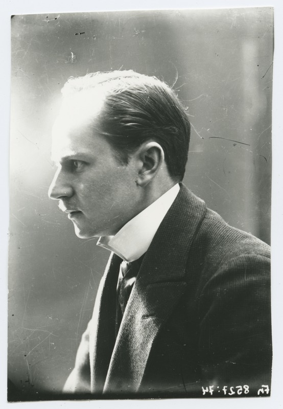 Peeter Parikase portreefoto umbes 1911. aastast.