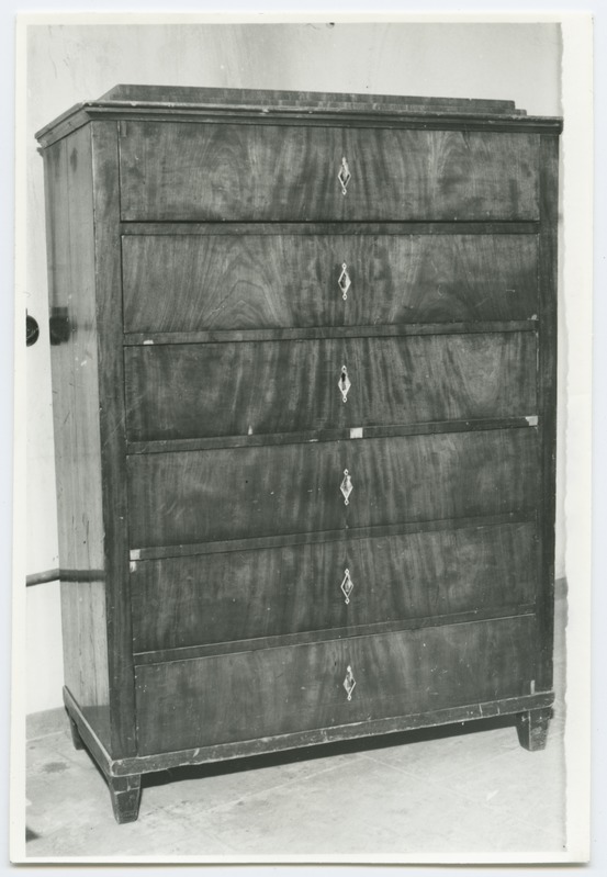 Kummut-sekretär. 20. saj. algus