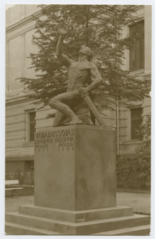 Vabadussõja mälestusmärk Tallinnas, Reaalkooli ees 1930