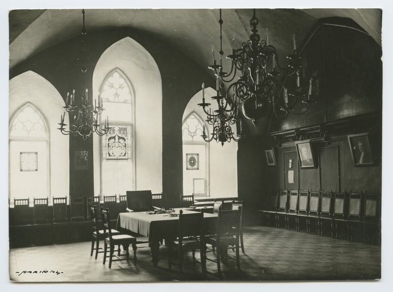 Tallinna Raekoja raesaal.