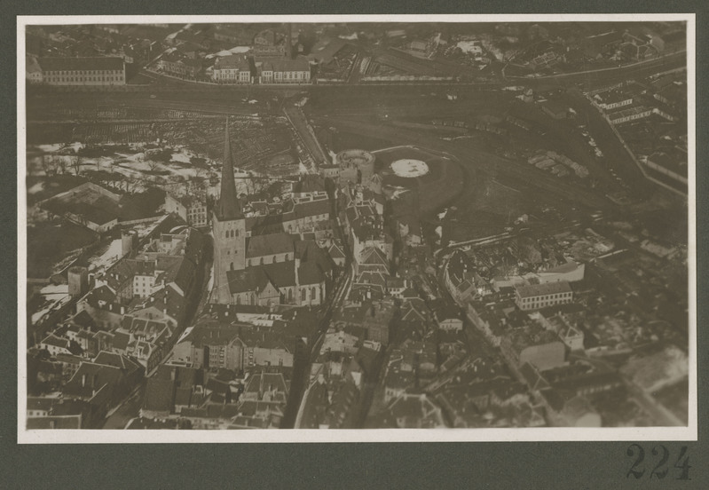 Tallinn. Vaade Tallinna vanalinnale lennukist.