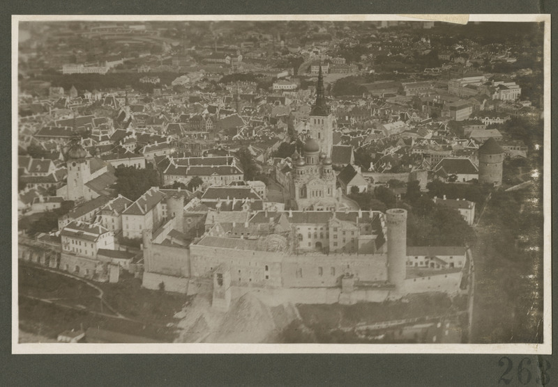 Tallinn. Vaade vanalinnale ja Toompeale lennukist.