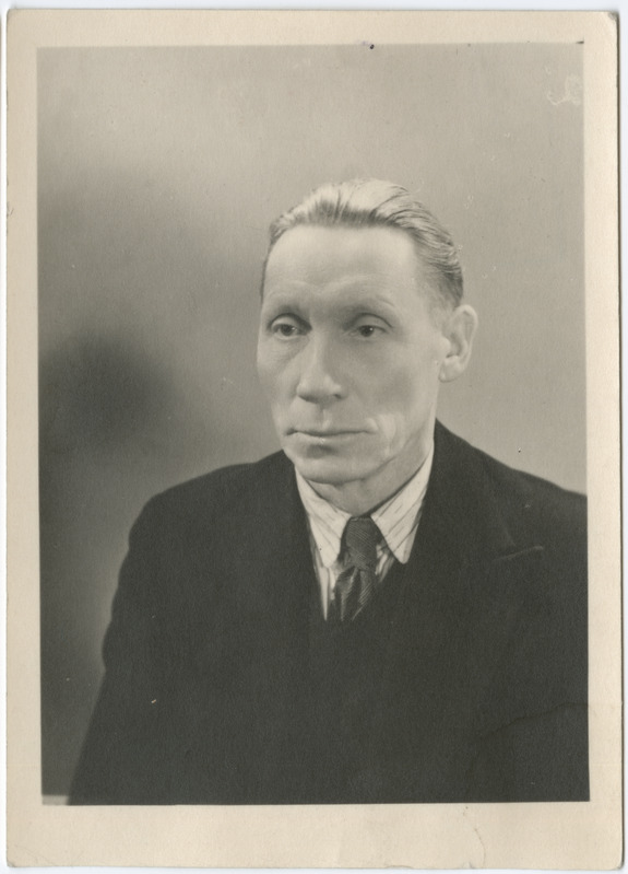 Johannes Õunapuu, Juhani poeg- kauaaegne ehtustööliste a/ü juhatuse liige ja 1934.a. esimees.