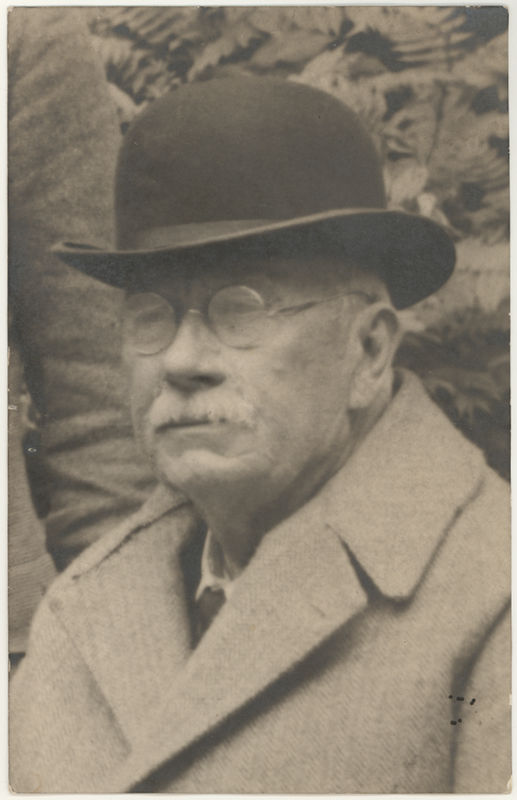 Dr. Carl Mast