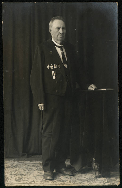 Dr. Carl Mast