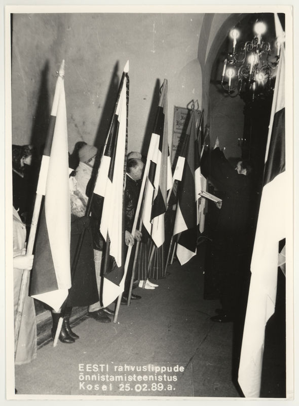 Eesti rahvuslippude õnnistamimine Kose kirikus