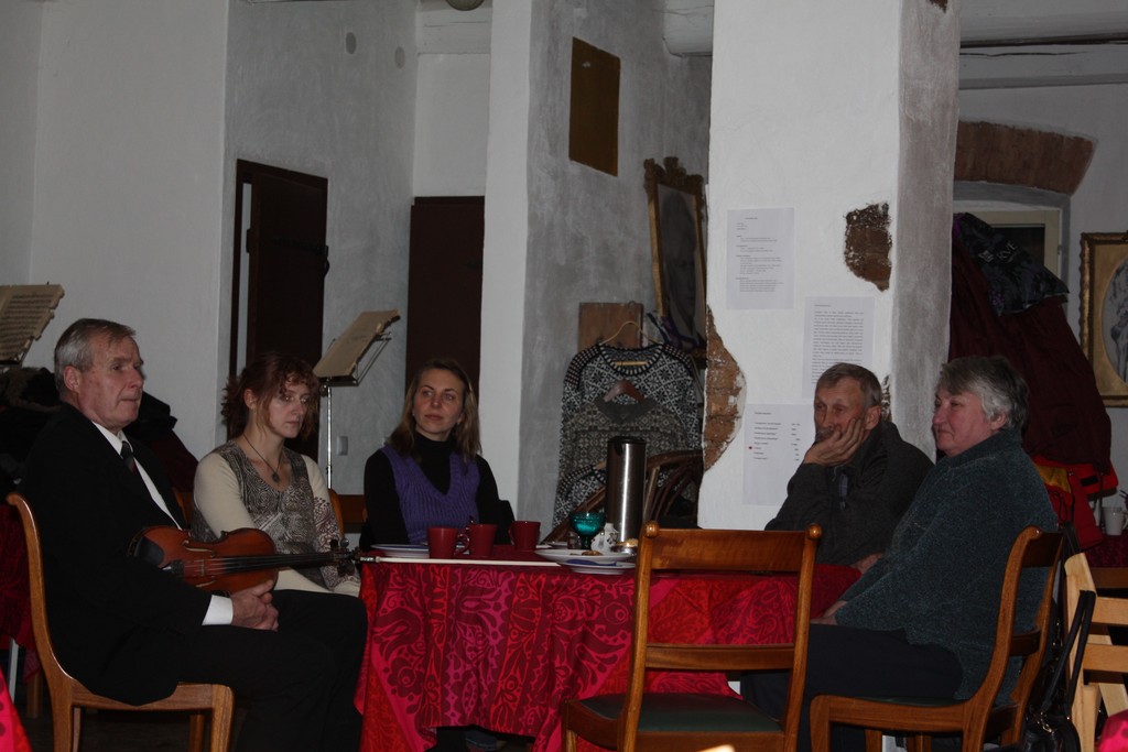 Tõnu Õnnepalu alatskivilastega kohtumas