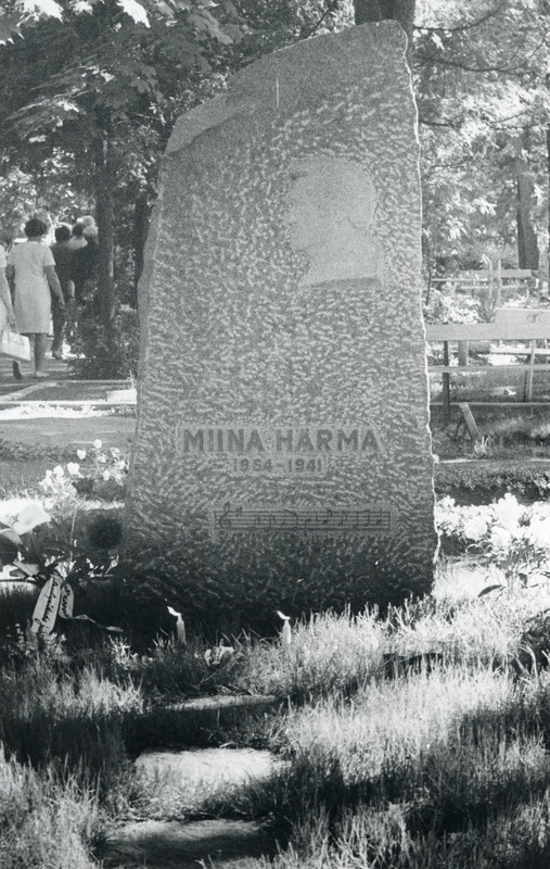 Miina Härma hauakivi
