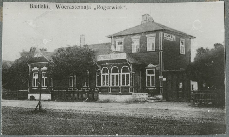 Reprofoto fotopostkaardist. Paldiski, võõrastemaja Rogerwieek (Rogerviik), Peetri 32.