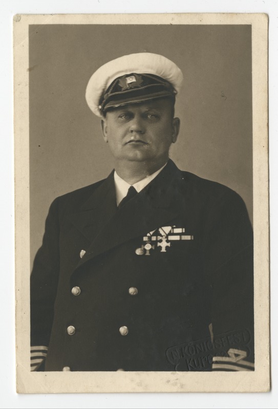 Portree: Peeter Kask, kaubalaeva kapteni vormis.