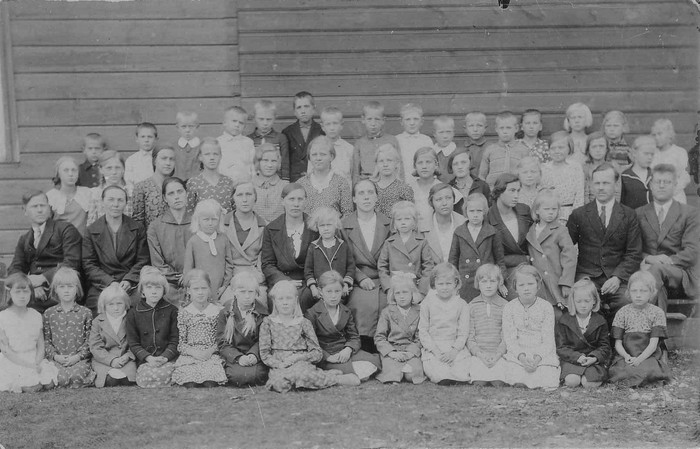 Grupipilt. Käina pühapäevakooli pere 1932.a.