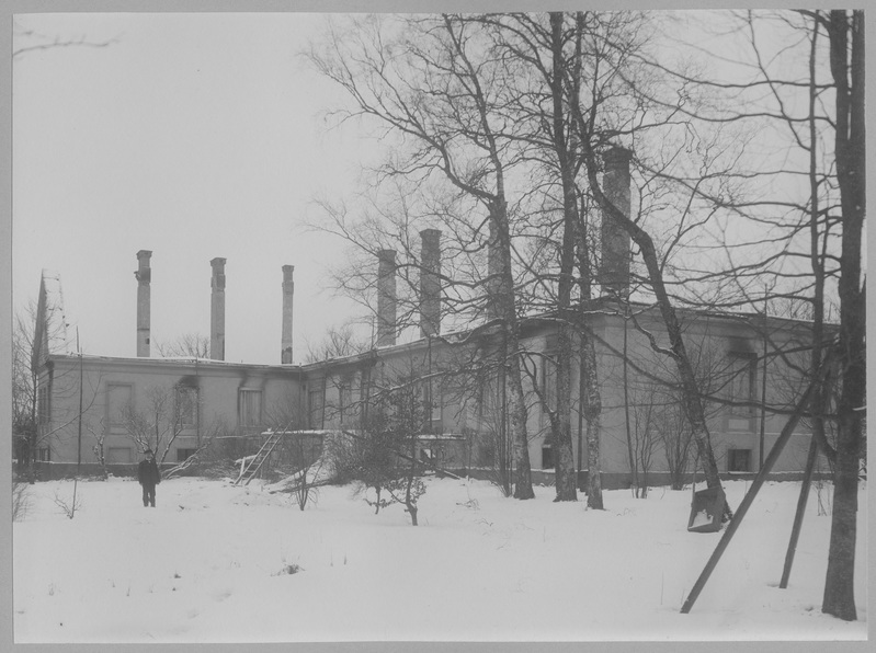 Pahkla-Angerja mõis pärast 1905.a ülestõusu käigus toimunud mõisate põletamist.