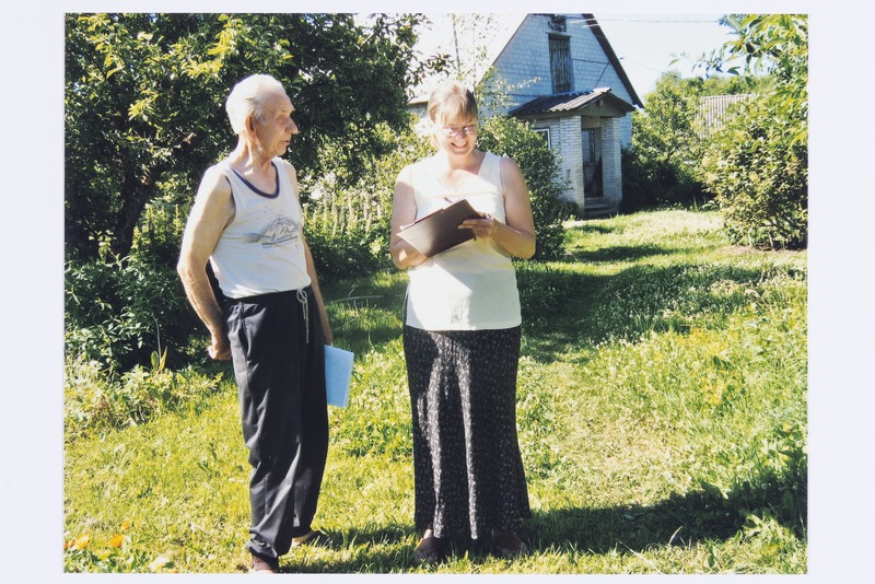 Vandjala küla Otsa talu peremees Erik Vili ja Eesti Vabaõhumuuseumi töötaja Maret Tamjärv