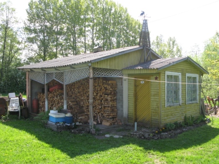 Ristivälja küla Vikerkaare talu kõrvalhoone