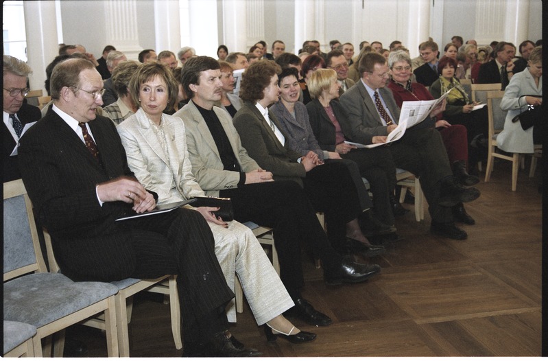 Tartu Ülikooli rektori valimised aulas, 28. veebr. 2003