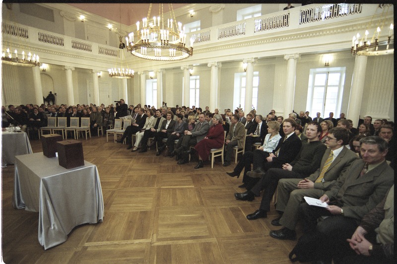 Tartu Ülikooli rektori valimised aulas, 28. veebr. 2003