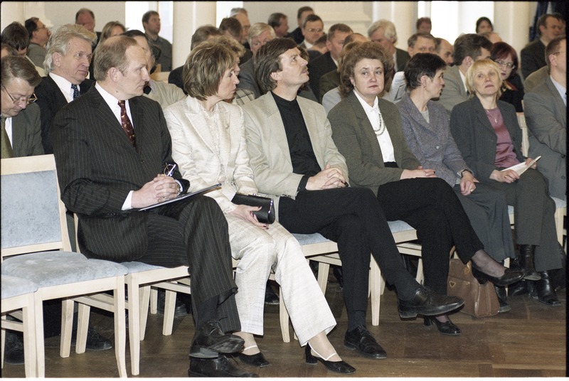 Tartu Ülikooli rektori valimised aulas, 28. veebr. 2003