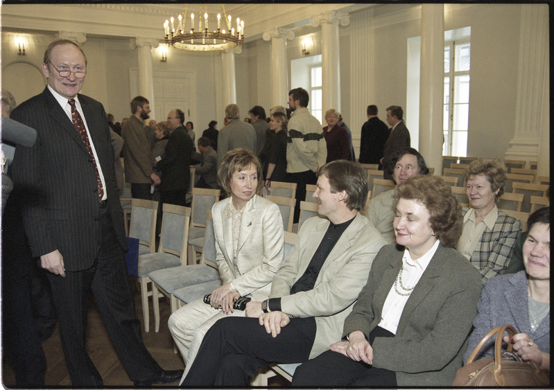 Tartu Ülikooli rektori valimised aulas, 28. veebr. 2003