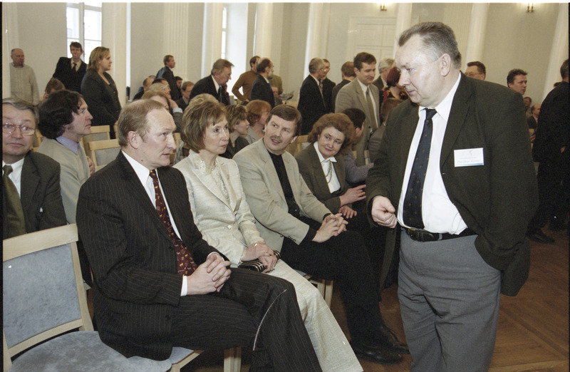 Tartu Ülikooli rektori valimised aulas, 28. veebr. 2003