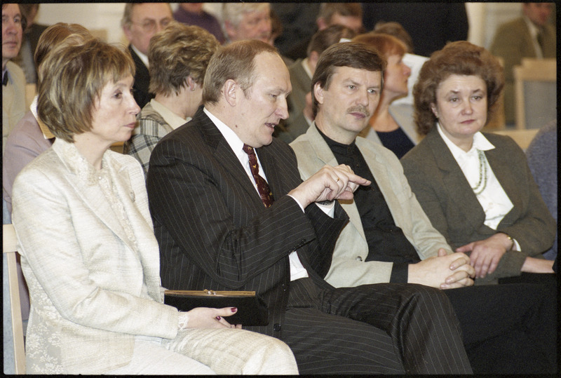 Tartu Ülikooli rektori valimised aulas, 28. veebr. 2003