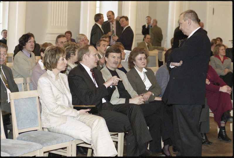 Tartu Ülikooli rektori valimised aulas, 28. veebr. 2003