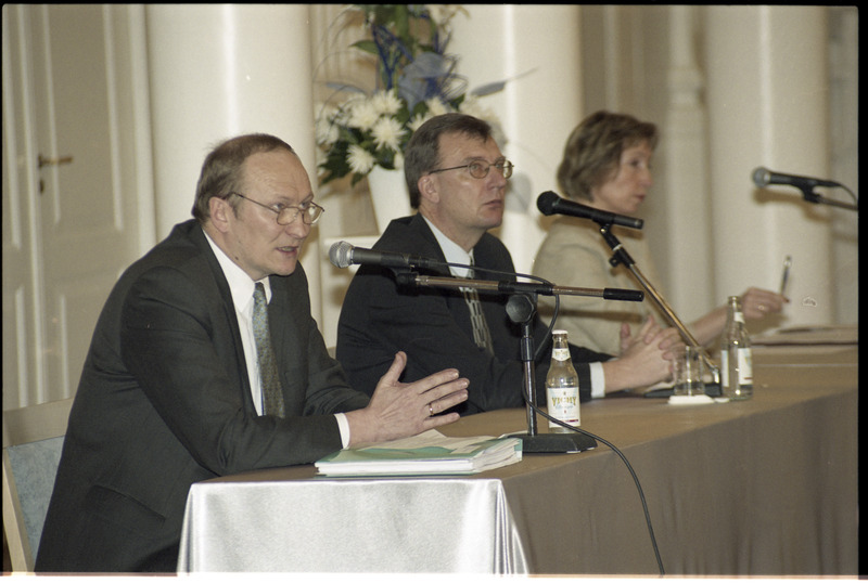 Rektorikandidaatide debatt Tartu ülikooli aulas, 25. veebr. 2003