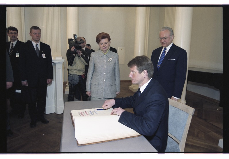 Balti riikide presidentide külaskäik Tartu Ülikooli, 23.- 24. apr. 2003