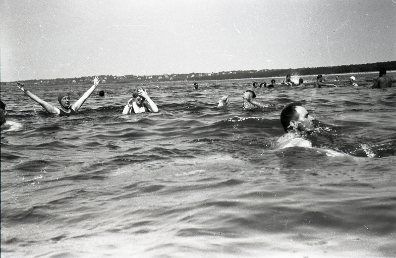 Inimesed ujumas (Pirita rand)