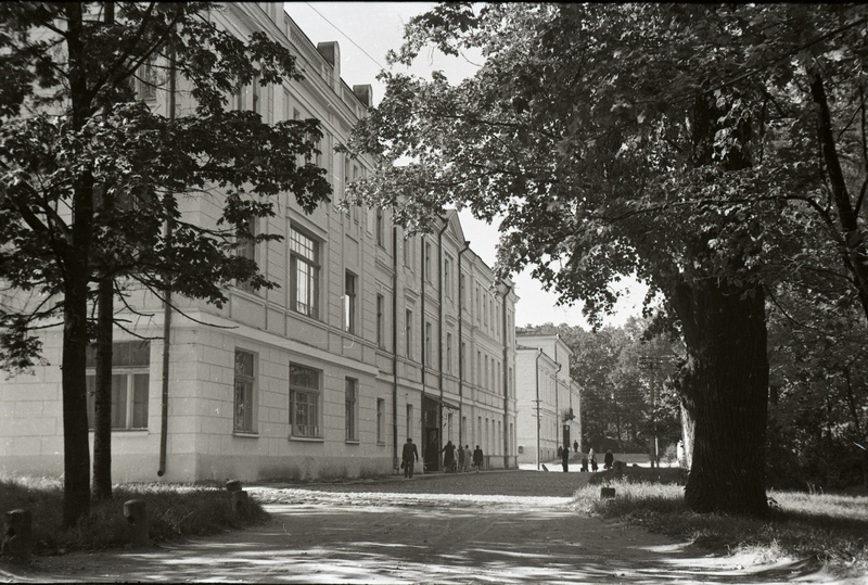 Naistekliinik (Lossi 36) ja  I sisehaigustekliinik (Lossi 17) Toomemäel