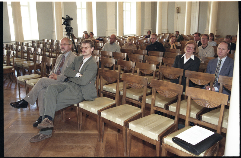 Külalisprofessor TÜ aulas ja TÜ kalmistupäev septembris 1997