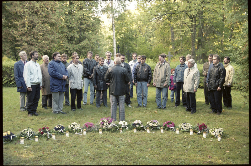Külalisprofessor TÜ aulas ja TÜ kalmistupäev septembris 1997